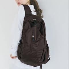 新品 タグ付 coca ポケッタブル縦ファスナーバックパック ブラウン 田中里奈のサムネイル