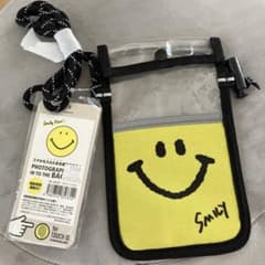 Smily Face スマホポーチ ネックストラップ付　for TOUCH ID