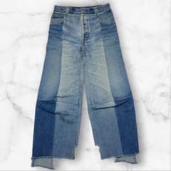 VETEMENTS × LEVI