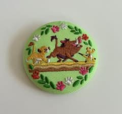 ディズニー 刺繍缶バッジ ライオンキング - メルカリ