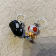 スーパーマリオ キーホルダー キノピオ クリボー 2種セットのサムネイル