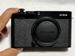 ［美品］FUJIFILM X-E4 ボディのサムネイル