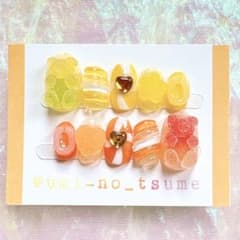 現品あり ネイルチップ　個性派　グミベア　ポップ 黄色　オレンジ　カラフルのサムネイル