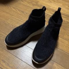 UGG ブラック スニーカー、ニットスニーカー、ニットブーツのサムネイル