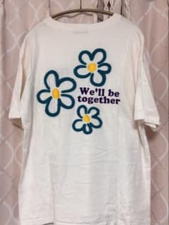 花柄刺繍Tシャツ We’ll be togetherのサムネイル
