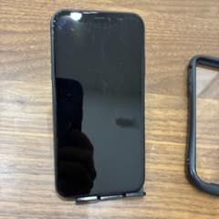 値下げしました！【中古】Apple iPhone 11 ブラック 本体 Apple iPhone11 本体 ブラック(値下げ交渉可能) - メルカリ