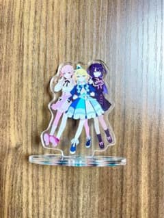 ツユ アクリルスタンド いつかオトナになれるといいね。のサムネイル