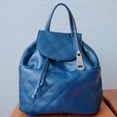 【新品未使用】期間限定値下げ！ROBERTAGNDOLFI レザーリュックのサムネイル
