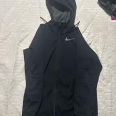 Nike フード付きジャケット 黒のサムネイル