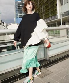 flumor Ruffle Volume Sweat 스웨트