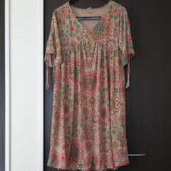 花柄ワンピースのサムネイル