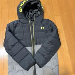 Under Armour フード付きジャケット　160サイズのサムネイル
