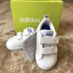 adidas★スニーカー★ベビー★ファーストシューズ★タグ付き新品未使用‼︎のサムネイル