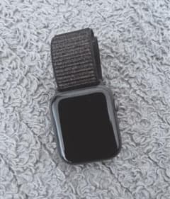 Apple Watch 4  44mmGPSモデル本体　バッテリー良好96%のサムネイル