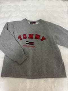 た*ん様 TOMMY HILFIGER グレー トレーナー Lサイズのサムネイル