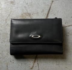 超希少 00s y2k Oakley software 財布 本革 ギザタグ - メルカリ