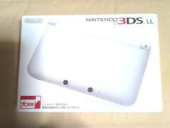 Nintendo 3DS LL ホワイト 本体　(超美品)のサムネイル