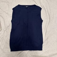 UNIQLOノースリーブニットのサムネイル