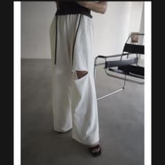 herin cutoff loose sweat pants / whiteのサムネイル