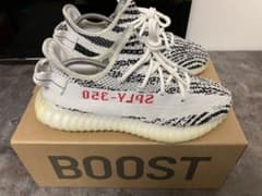【最終値下げ】アディダス イージーブースト350 V2 ゼブラのサムネイル