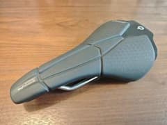 Prologo Scratch M5 TIROX 軽合金レールサドル 完成車外し Prologo Scratch M5 TIROX 軽合金レールサドル 完成車外し - メルカリ