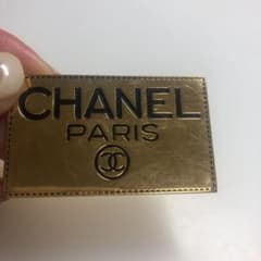 シャネル　CHANEL ヴィンテージ　ブローチ　ロゴプレート　スクエア　ゴールドのサムネイル