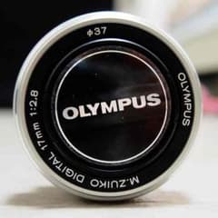 OLYMPUS M.ZUIKO 17mm 1:2.8 シルバー　美品のサムネイル