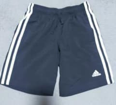 adidas ハーフパンツ140のサムネイル