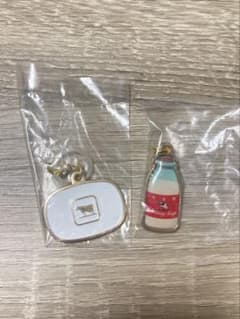 牛乳石鹸 ミニチュアチャーム 2種セット　メタルめじるしアクセサリーのサムネイル