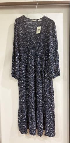 Levi's ネイビー 花柄 ワンピース Mサイズのサムネイル