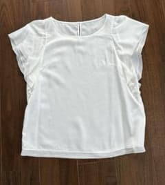 【新品・未使用】アナイANAYI フリルブラウス白のサムネイル