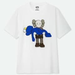 ユニクロ カウズコラボTシャツのサムネイル