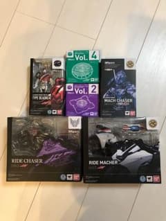 仮面ライダー  ドライブ フィギュアーツ セットのサムネイル