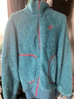 nikeナイキ　もこもこパーカー（フードなし）のサムネイル