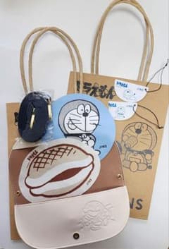 JINS　ドラえもん　メガネケースのサムネイル