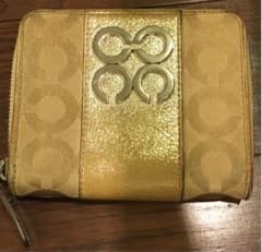 COACH コーチ　二つ折財布　値下げしました！のサムネイル