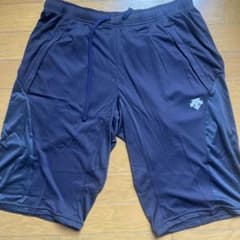 Move Sportウェア　短パン　パンツ　DESCENTEのサムネイル