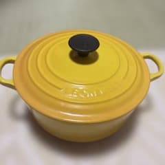 以*夷様 LE CREUSET 両手鍋 イエロー 鋳物ホーロー 以*夷様 LE CREUSET 両手鍋 イエロー 鋳物ホーロー - メルカリ