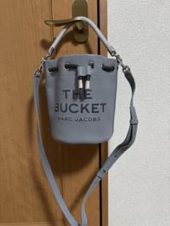 【限定1点】MARC JACOBS ザ レザー バケット バッグ ウルフグレー 大幅値下げ♪ MARC JACOBS レザー バケットバッグ ウルフグレー - メルカリ