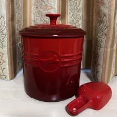 LE CREUSET フードストッカー レッド スコップ付きのサムネイル