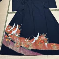 黒留袖　鶴と花の刺繍 黒のサムネイル