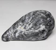 糸魚川翡翠 黒翡翠 218.3g / 糸魚川 翡翠 原石 - メルカリ