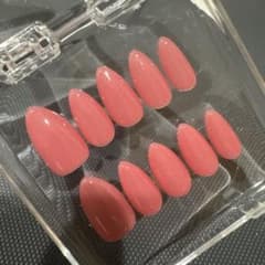 ネイルチップ アーモンド型 ピンク 無地のサムネイル