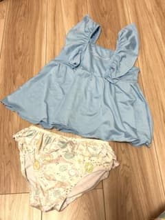美品！すみっこぐらし水着のサムネイル