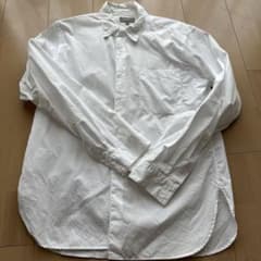 マーガレットハウエル　白シャツのサムネイル