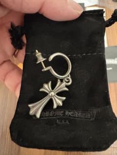 CHROME HEARTS タイニークロスフープピアス 片耳用 - メルカリ