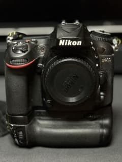 【傷あり中古品】Nikon D7200 ボディ 純正縦位置グリップ・充電器付きのサムネイル