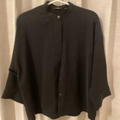 UNIQLO ユニクロ ドレープブラウスのサムネイル