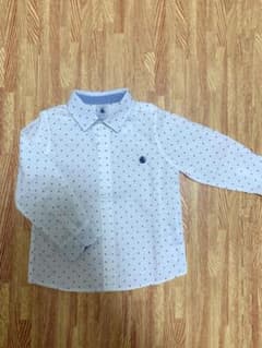 プチバトー　白シャツ　95センチ　男の子用のサムネイル