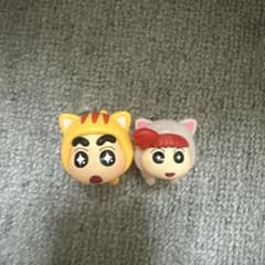 クレヨンしんちゃん 猫着ぐるみ キーホルダー 2体セット 目印チャームのサムネイル